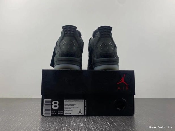 Vibrant KAWS JORDAN RETRO AIR 3862 4 930155 1027